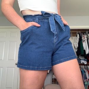 denim paper bag shorts :)